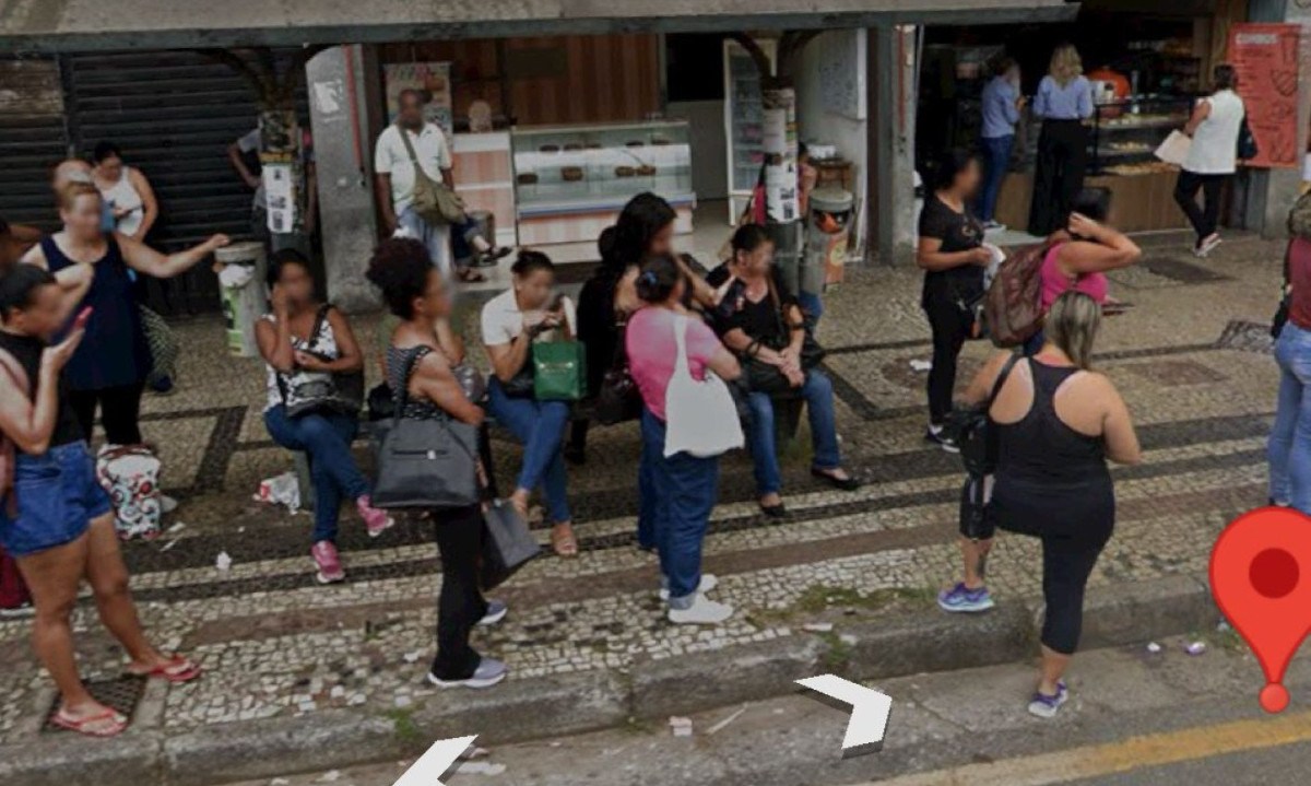 A linha Via Ouro, municipal, cobra R$ 2 pela passagem
crédito: Reprodução/Google Street View